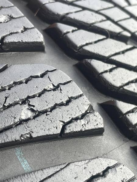 Kelly 225/45 R17 Zimska