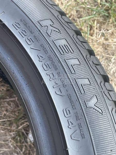 Kelly 225/45 R17 Zimska