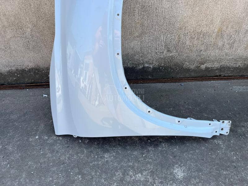 HighLander Prednje Desno Krilo