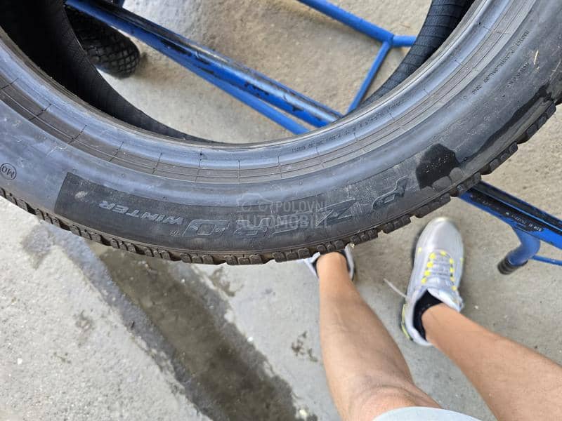 Pirelli 235/50 R19 Zimska