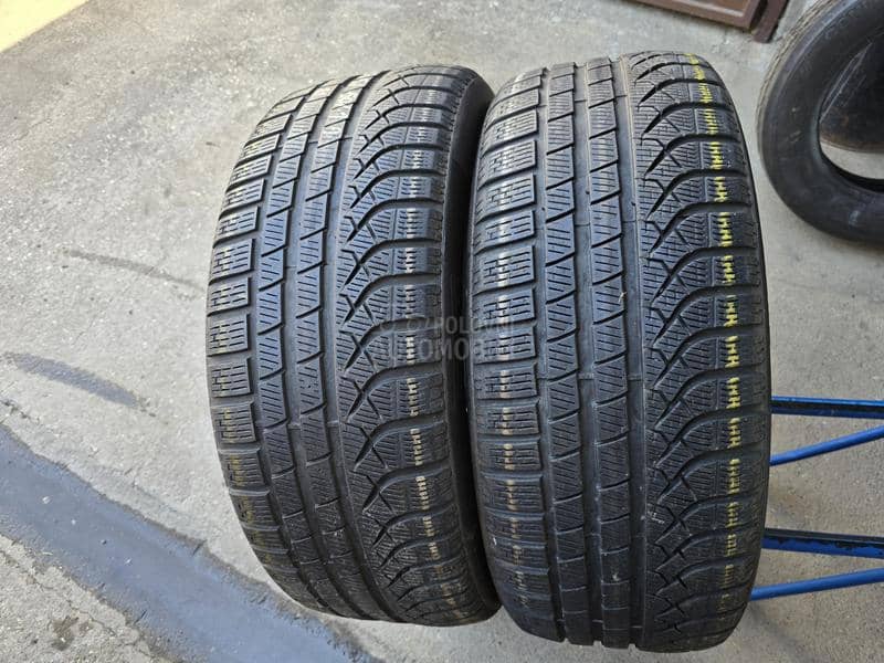 Pirelli 235/50 R19 Zimska