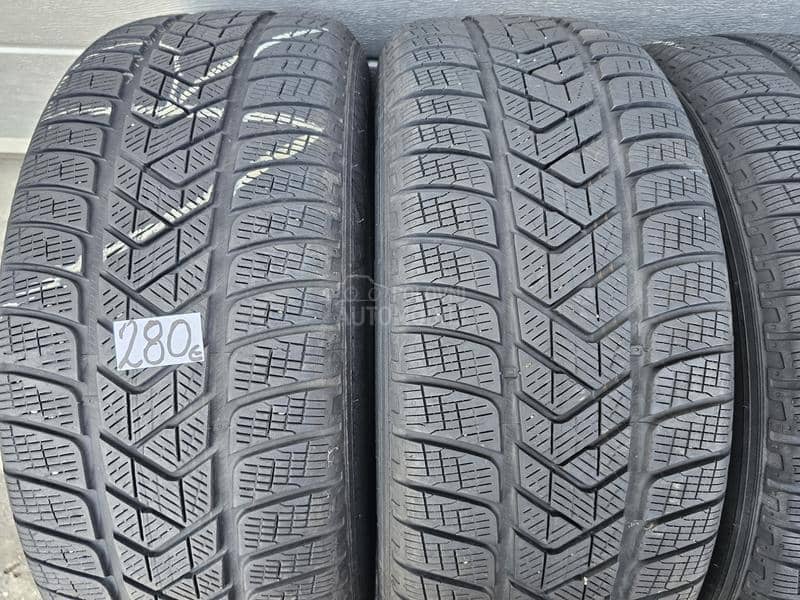 Pirelli 235/60 R18 Zimska