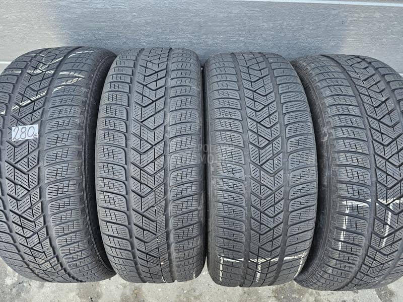 Pirelli 235/60 R18 Zimska