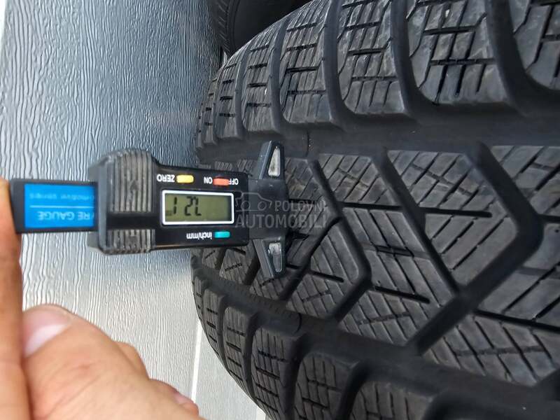 Pirelli 235/55 R19 Zimska