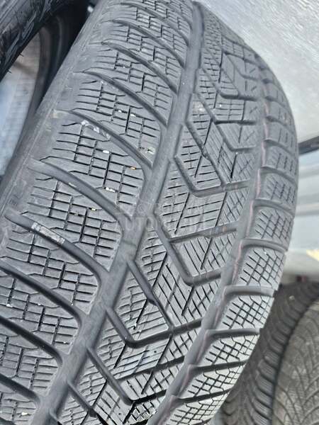 Pirelli 235/55 R19 Zimska