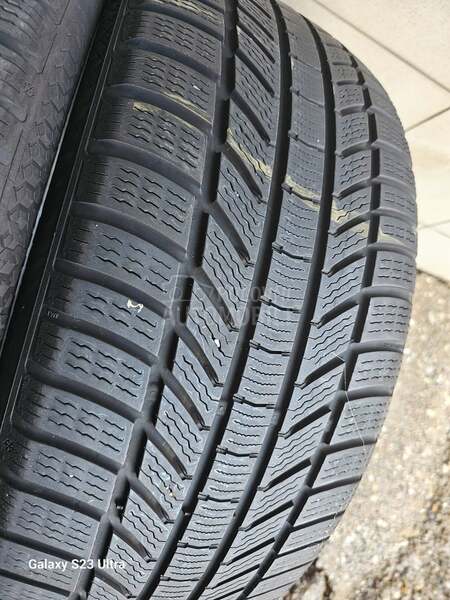 Continental 255/45 R20 Zimska