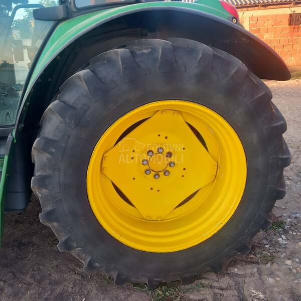 John Deere 6125M