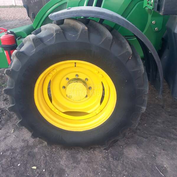John Deere 6125M