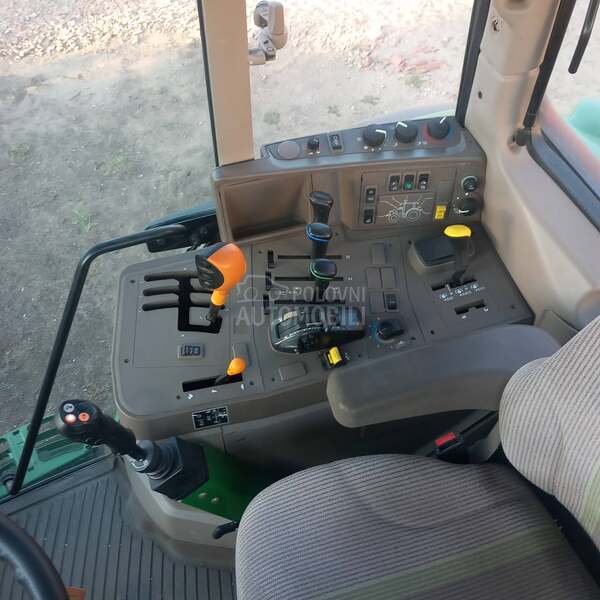 John Deere 6125M