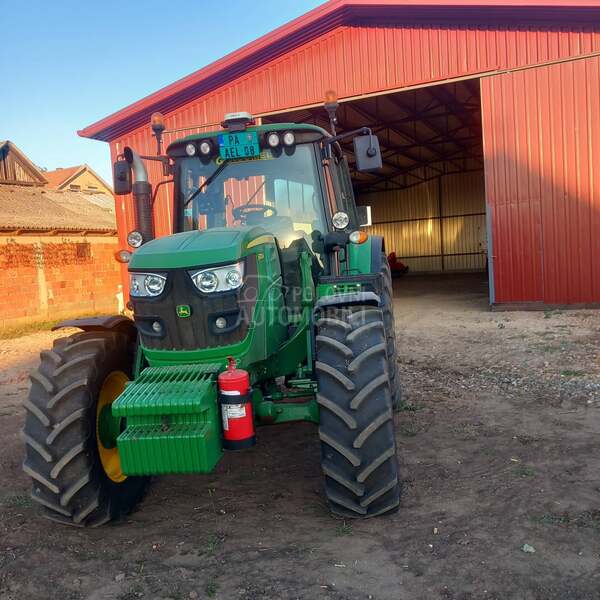 John Deere 6125M