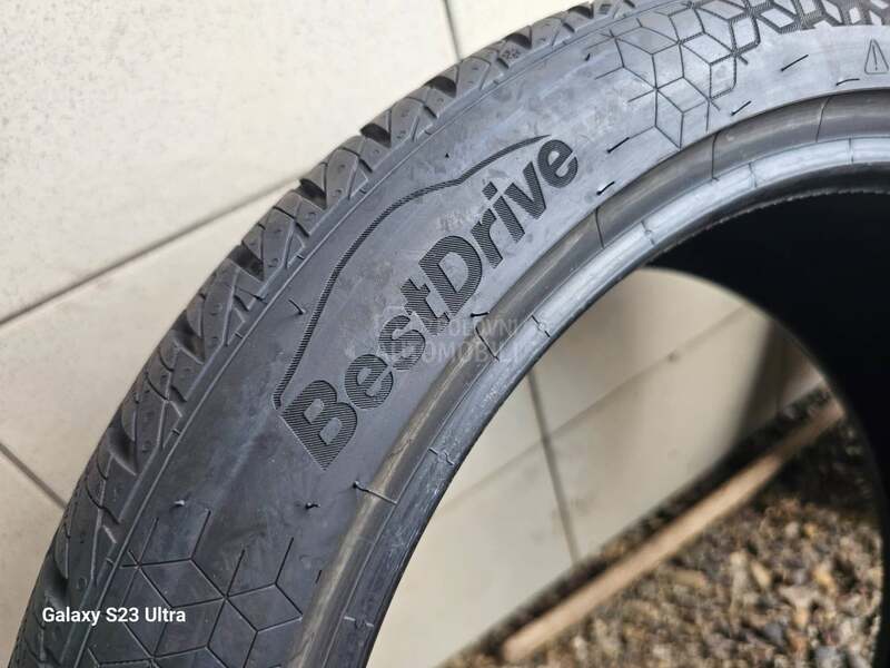 BFGoodrich 225/40 R18 Zimska