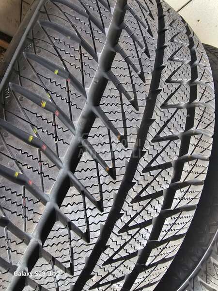 BFGoodrich 225/40 R18 Zimska