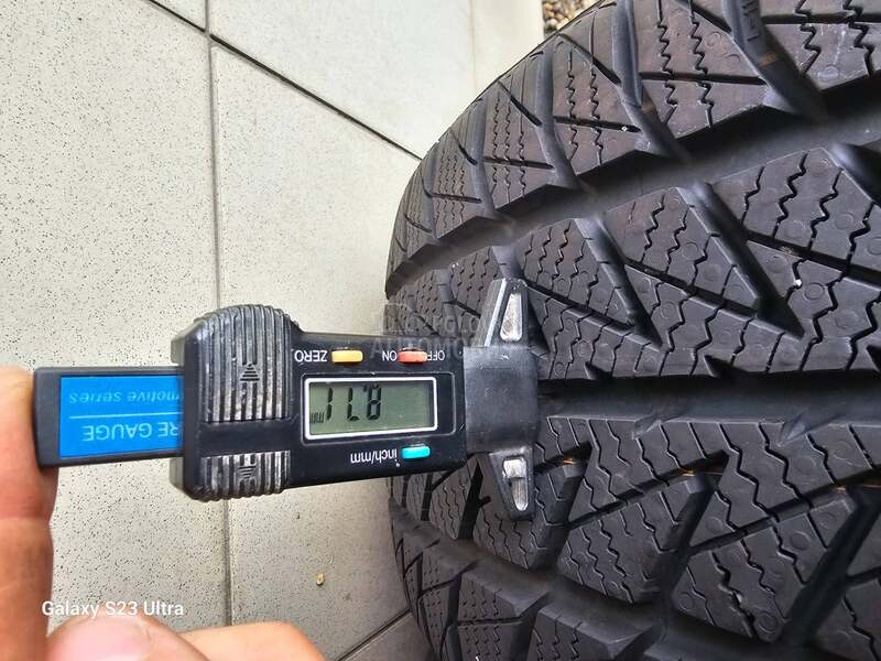 BFGoodrich 225/40 R18 Zimska
