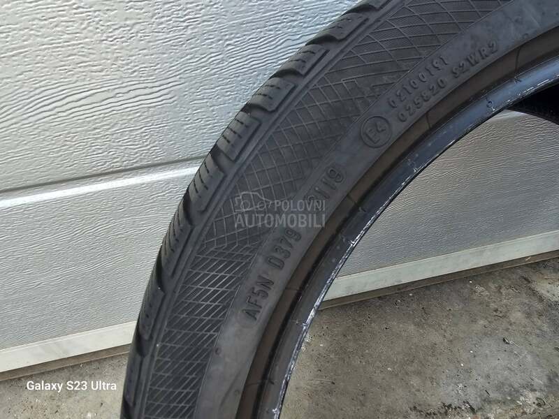 Continental 225/40 R18 Zimska