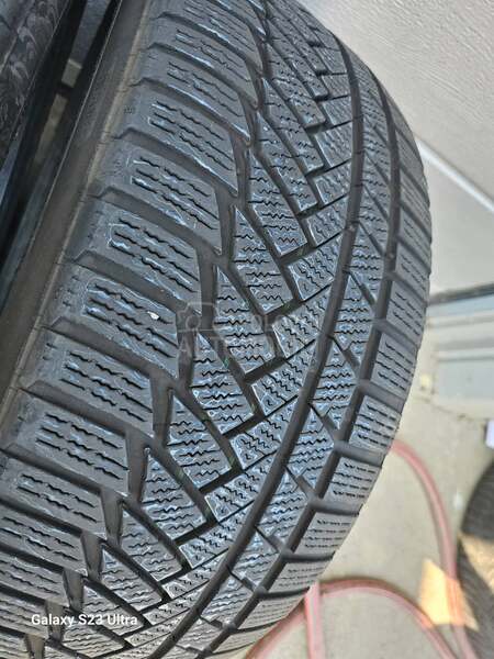 Continental 225/40 R18 Zimska