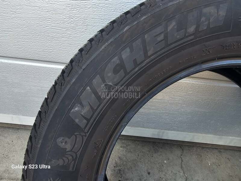 Michelin 215/65 R17 Zimska