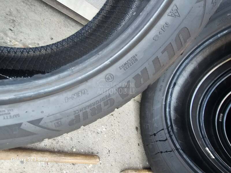 Goodyear 215/55 R18 Zimska