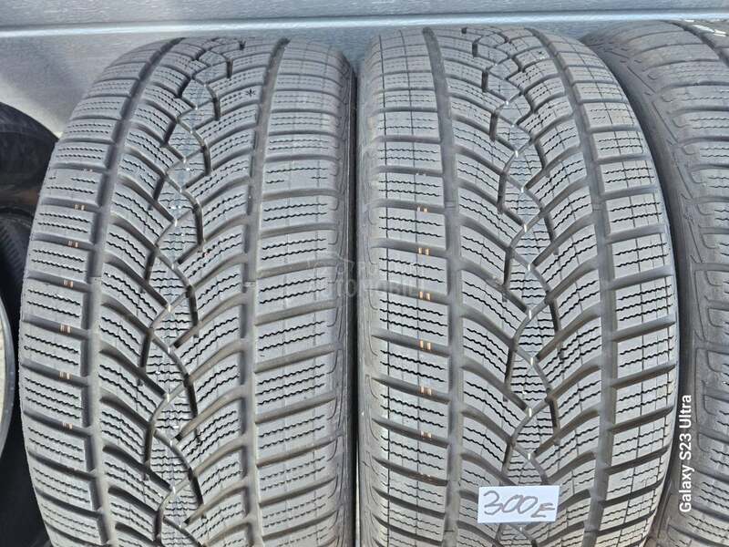 Goodyear 225/45 R18 Zimska
