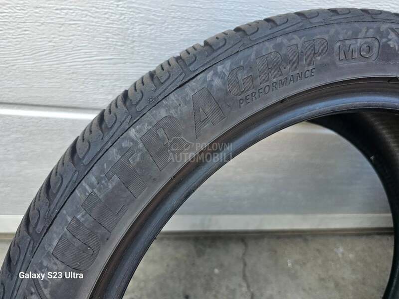 Goodyear 225/45 R18 Zimska
