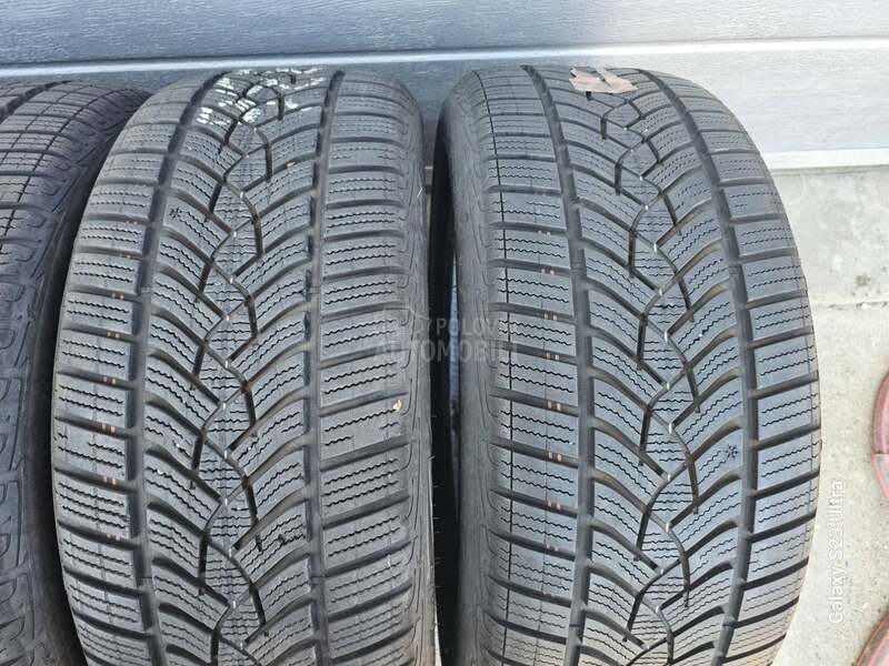 Goodyear 225/45 R18 Zimska