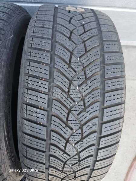 Goodyear 225/45 R18 Zimska