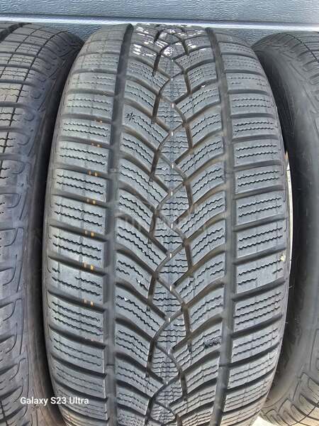 Goodyear 225/45 R18 Zimska