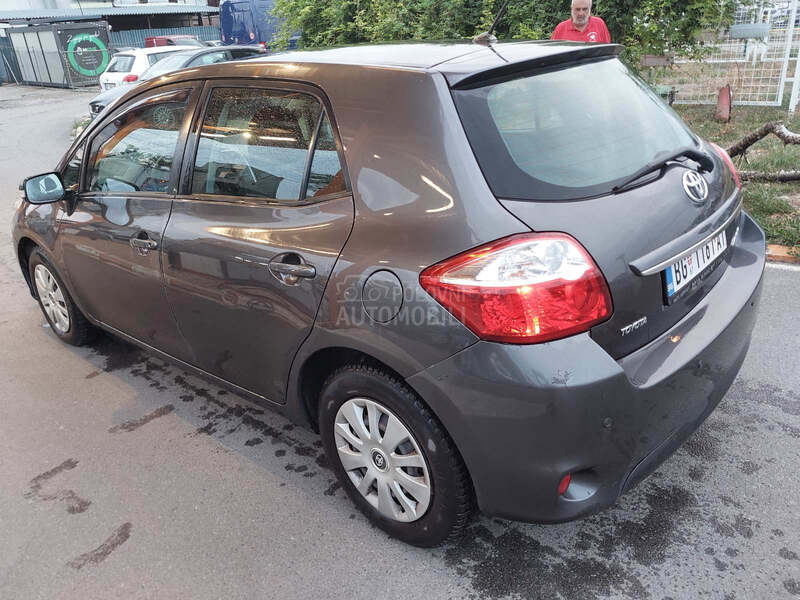 Toyota Auris 