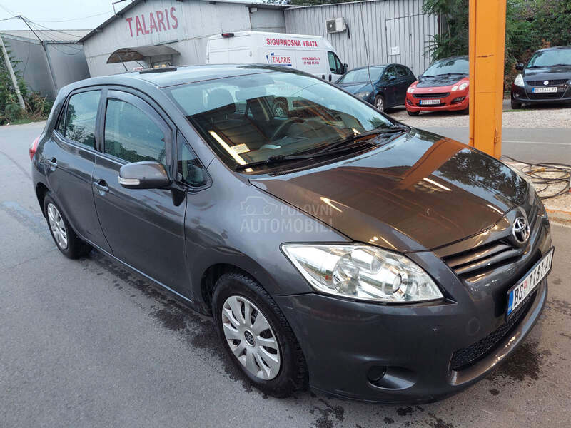 Toyota Auris 