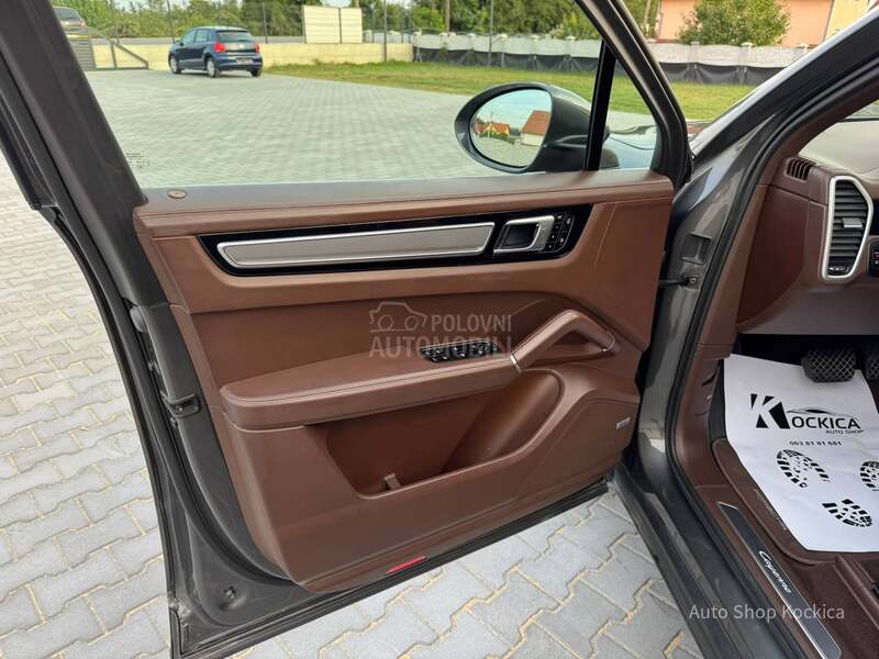 Porsche Cayenne 3.0 V6 toop