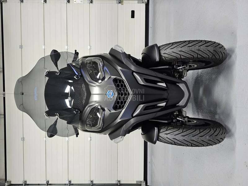 Piaggio mp3 530 hpe EXCLUSIVE