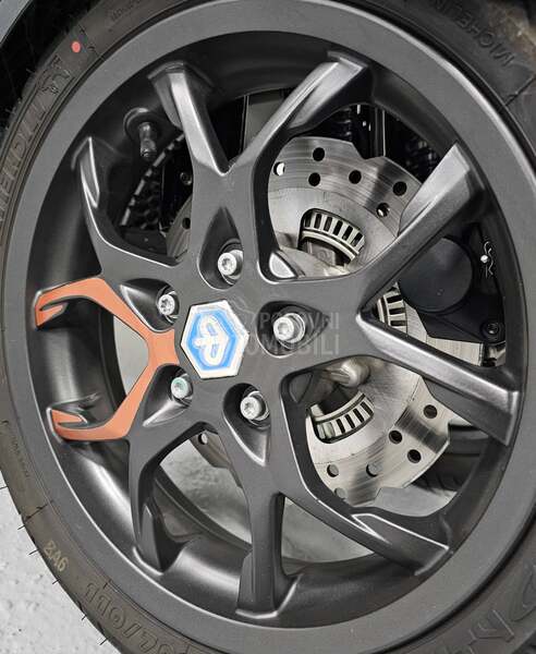 Piaggio mp3 530 hpe EXCLUSIVE