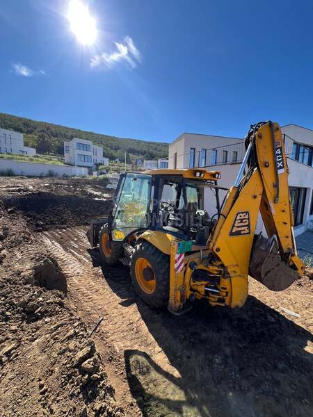 JCB 4CX