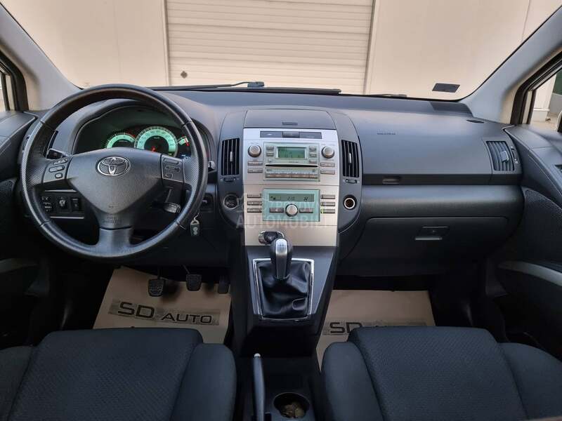 Toyota Corolla Verso 2.2 d4d