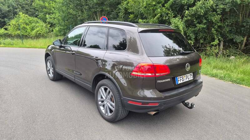 Volkswagen Touareg 2015. god. -  kompletan auto u delovima