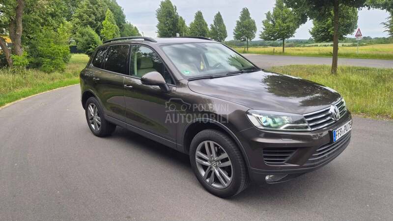 Volkswagen Touareg 2015. god. -  kompletan auto u delovima