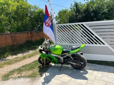 Kawasaki ZX6R