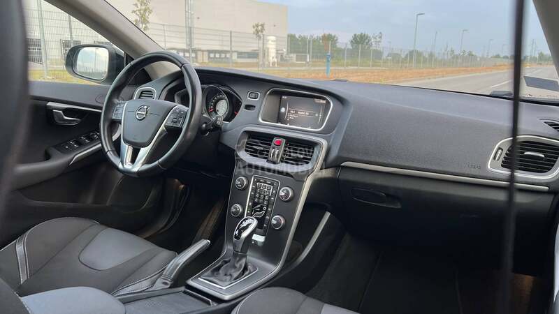 Volvo V40 