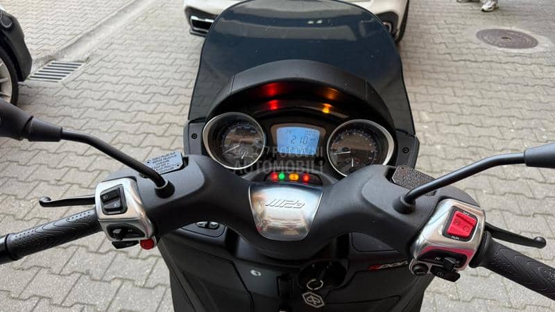 Piaggio MP3 300 HPE SPORT