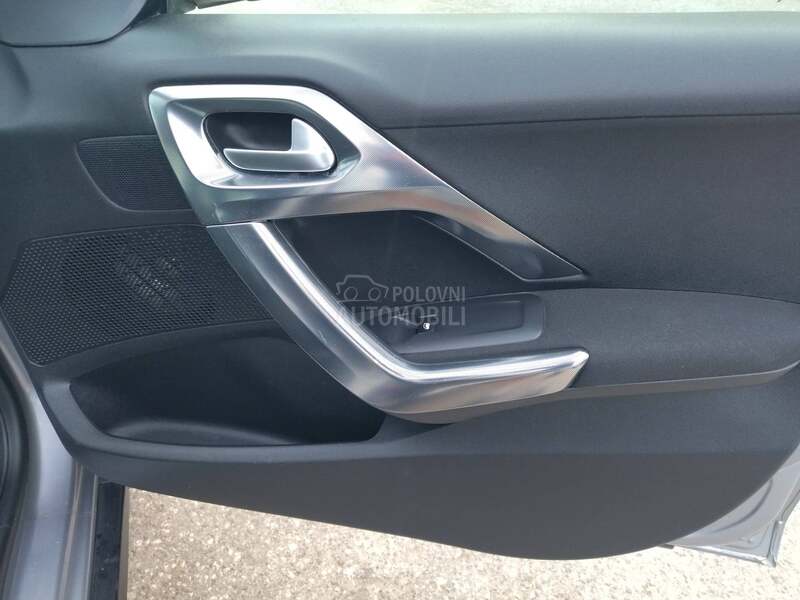 Peugeot 2008 1.6 eHDI ALLURE