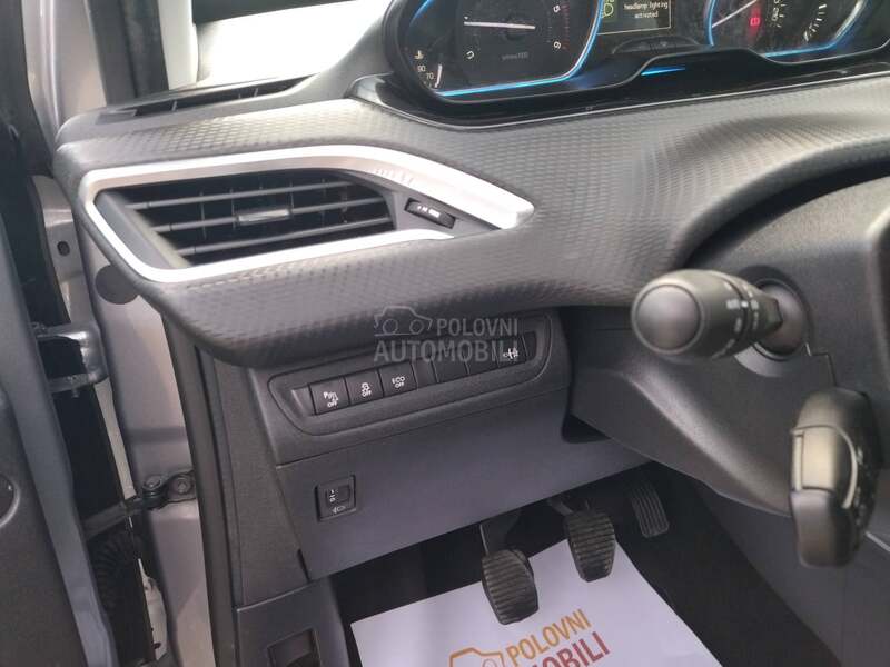 Peugeot 2008 1.6 eHDI ALLURE
