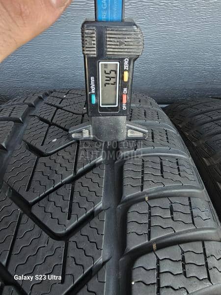 Pirelli 235/55 R18 Zimska