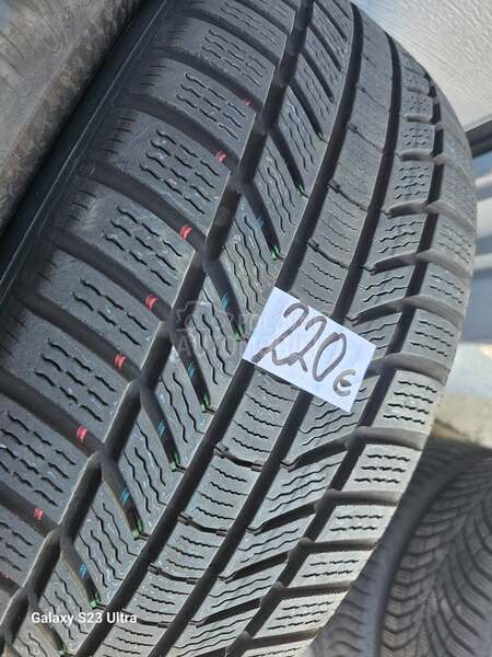 Continental 215/55 R17 Zimska