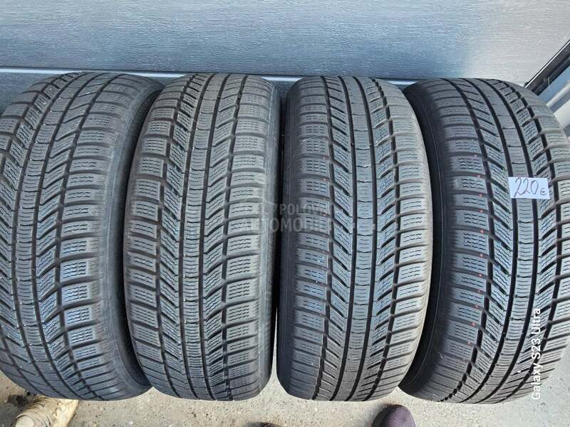Continental 215/55 R17 Zimska