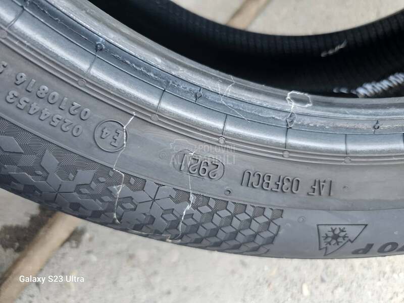 Continental 215/55 R17 Zimska