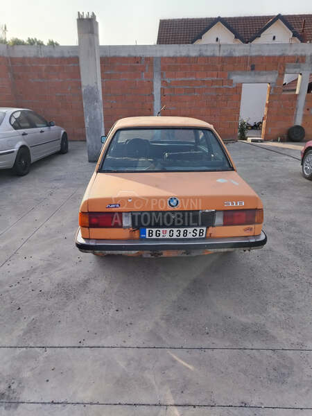 BMW 318 e21