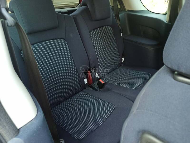 Peugeot 1007 1,6 A