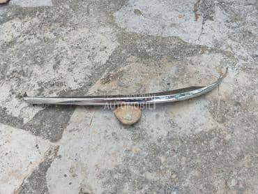 Hrom lajsna ispod fara za Alfa Romeo 166 od 1997. do 2004. god.