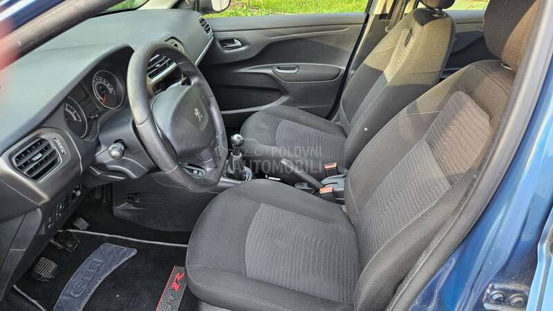 Peugeot 301 1.6 b  80.500k.m