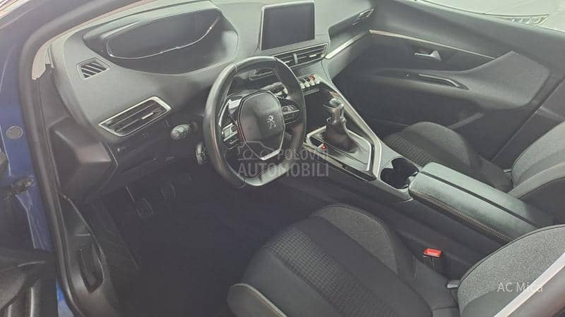 Peugeot 3008 1.5 BLU NAV ALU LED