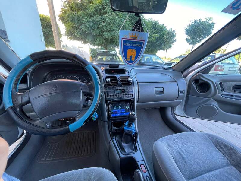 Renault Laguna 